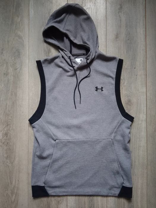 Under Armour рр М оригинал жилетка худи футболка шорты