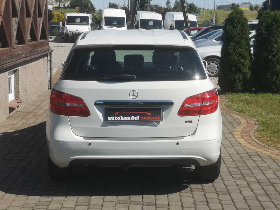 Mercedes B 180 1.6 Edition NAVI 2012_122KM