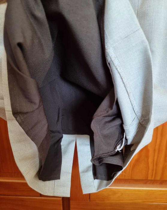 Saia estilo executivo cinzenta clara H&M, tamanho 36