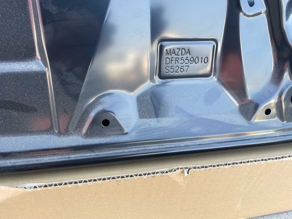 Двери передние Mazda CX-30 новые оригинал DFY05902XB, DFY05802XB