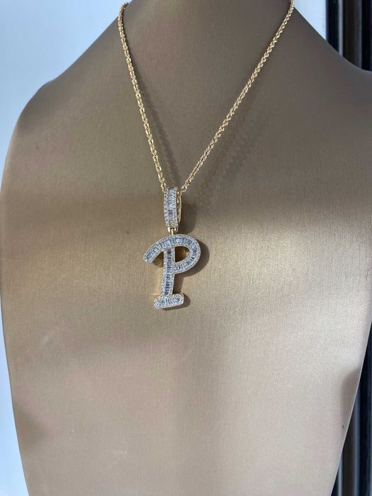 Wisiorek z diamentami naturalnymi Literka 4.50 CT bagiety