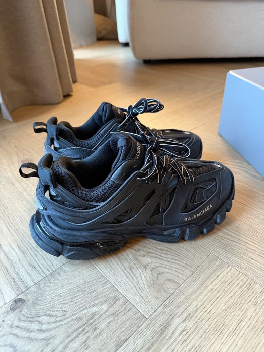 Balenciaga track оригінал