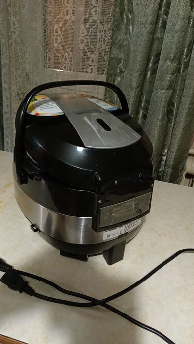 Мультиварка Polaris PMC 0517 EXPERT, б/у