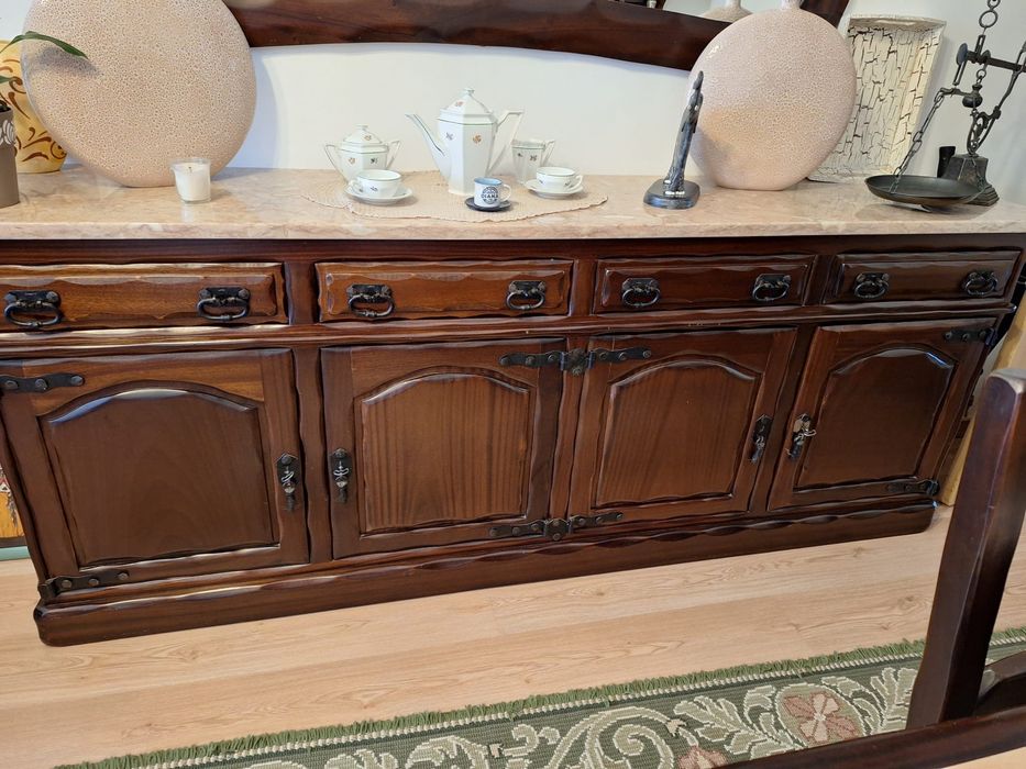 Mobilia em madeira exotica