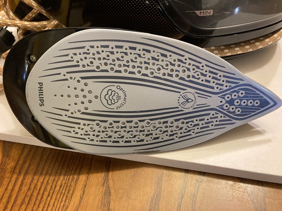 stacja parowa Philips Peefect Care GC9682