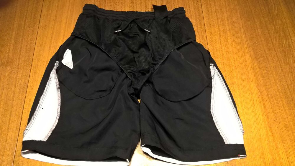 Spodenki sportowe UMBRO męskie chłopięce rozm. S