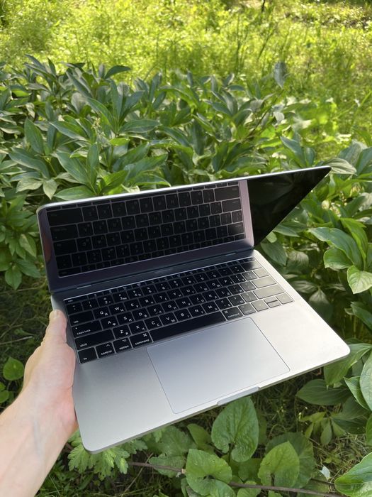 MacBook pro 13 2017 8/128