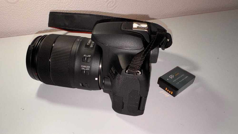 Фотоаппарат Canon EOS 850D Kit 18-135mm IS USM (б/у)