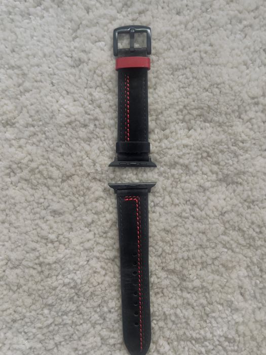 Apple Watch 4 44mm + Zestaw pasków