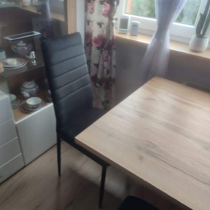 Sprzedam stół  do salonu