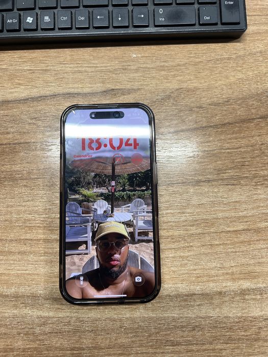 Iphone 16 pro, semi novo