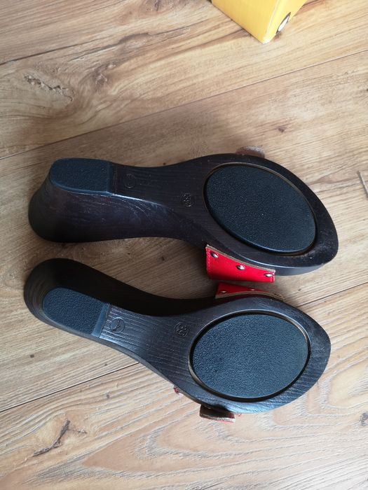 Klapki chodaki koturna