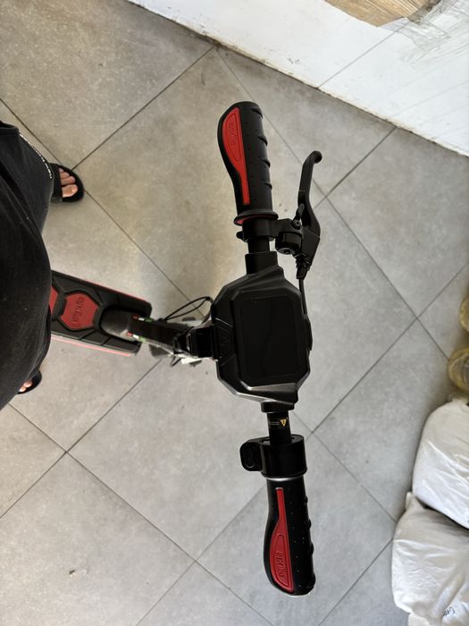 Електросамокат Aprilia — новий, оригінал