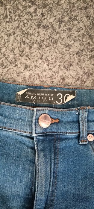 Spodnie jeansy skinny wysoki stan AMISU, W30