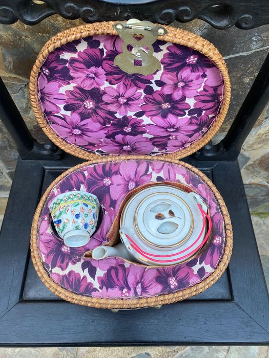 Cesta com Bule e taça porcelana Chinesa Centenária 28 cm