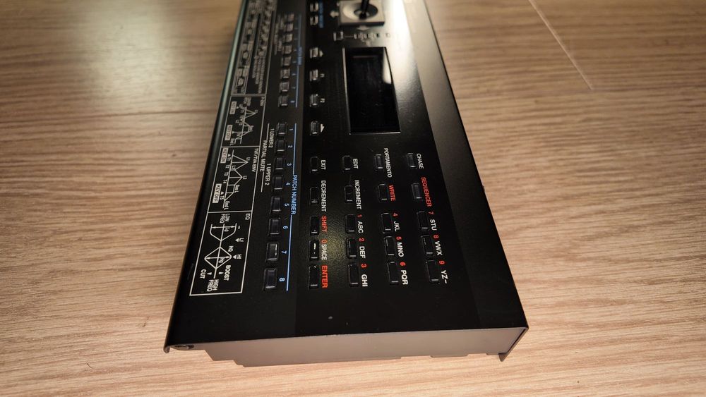 Roland D-05 Boutique Series Linear Synthesizer Sound Module - Black