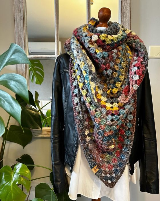 Chusta XL wykonana na szydelku