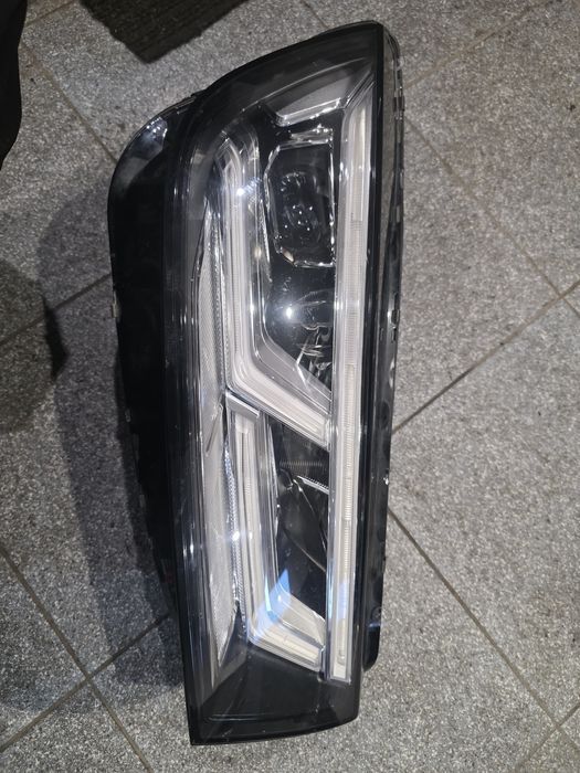 Audi Q5 Lampa Przód Prawa Ful led