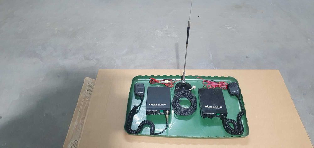 Dois rádios CB da Midland com micros e 1 antena magnética64730147393283123