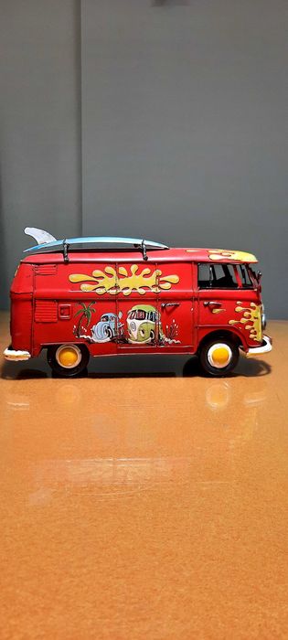 Carrinha Surf em lata