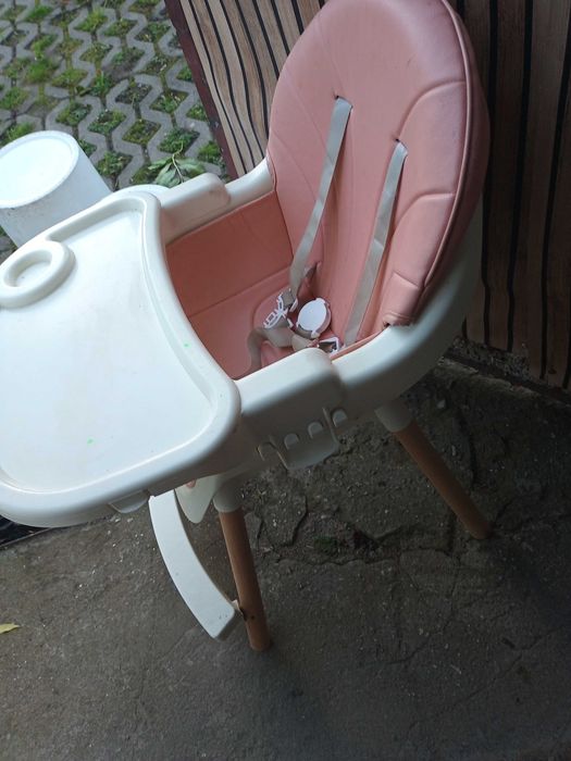 Krzesełko do karmienia dziecka