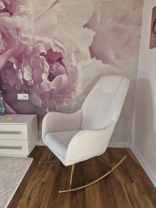 Fotel  bujany  biały