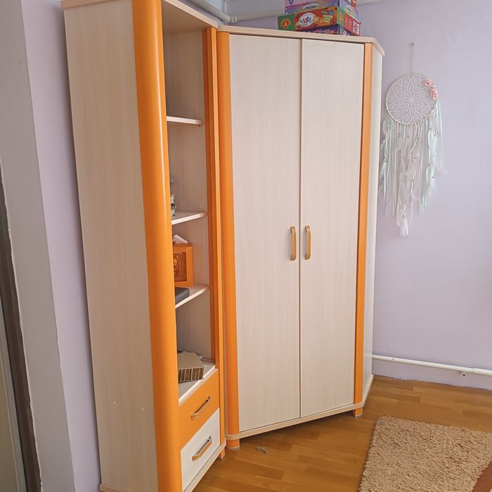 Zestaw mebli do pokoju młodzieżowego