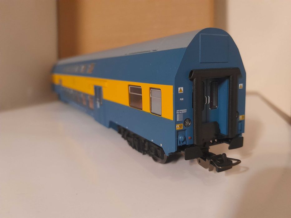 2 wagony pasażerskie piętrowe PKP, 2 klasy -  PIKO