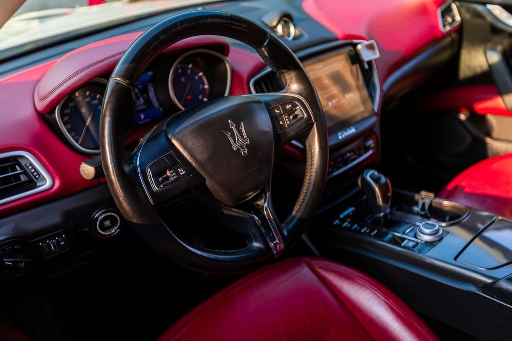 Samochody Maserati Levante , Ghibli auta do ślubu na wesele, do zdjęć.