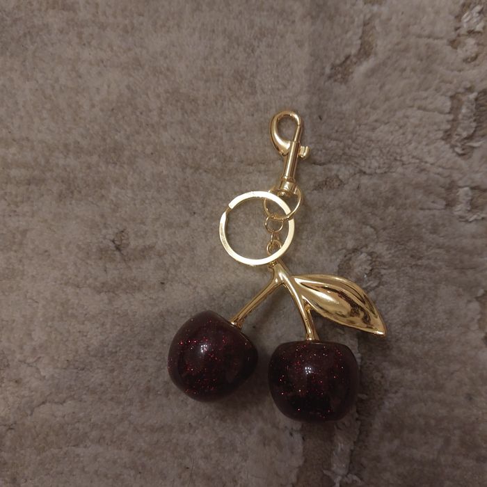 Brelok do torebki wisnie