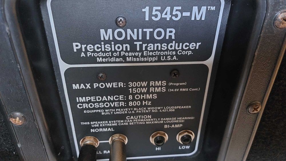 monitores peavey 1545M