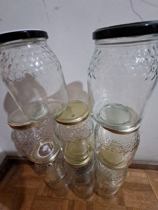 50 cêntimos  Vendo Frascos vazios de pôr mel