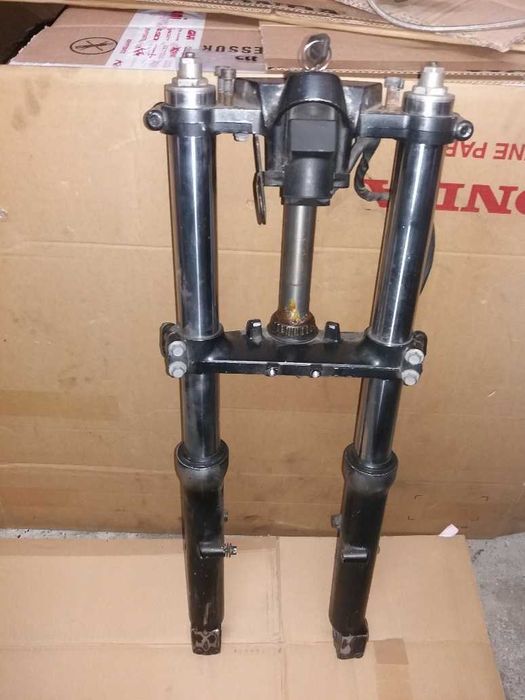 Suspensão da frente Kawasaki ZZR1100