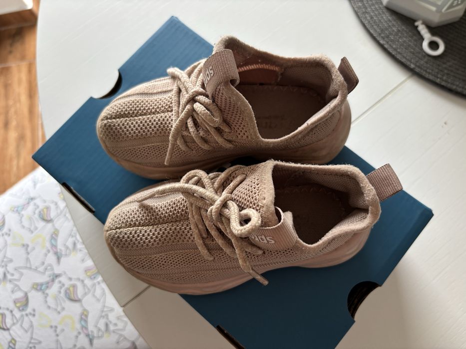 Adidaski sprandi