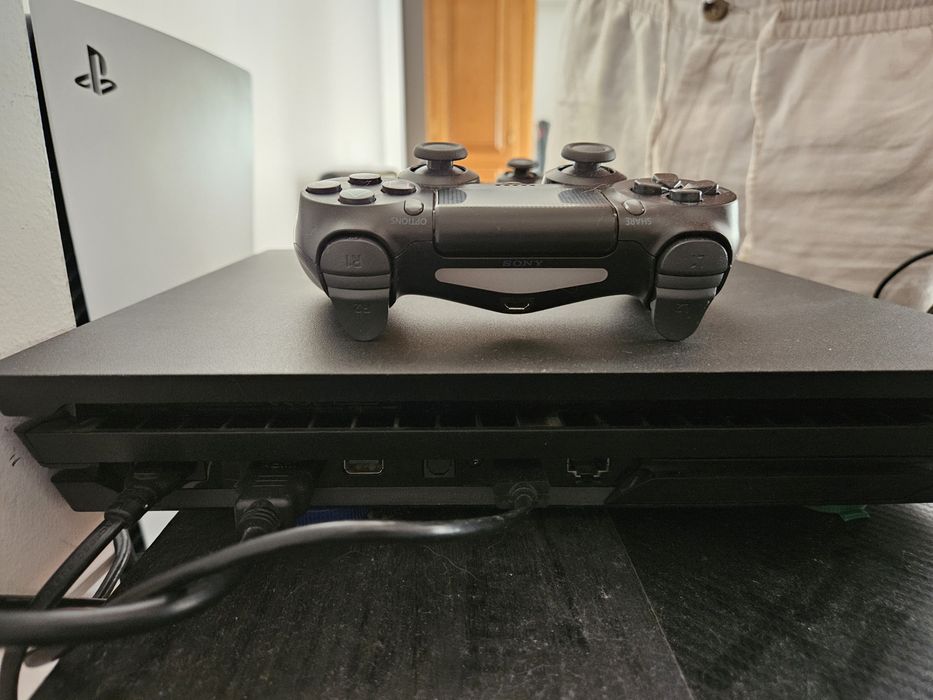 PlayStation 4 PRO Destravado 1Tb