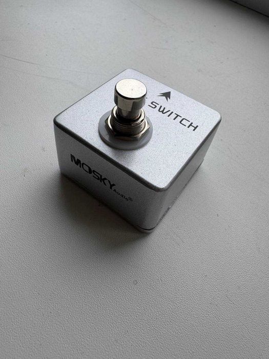 Гітарний футсвітч Mosky