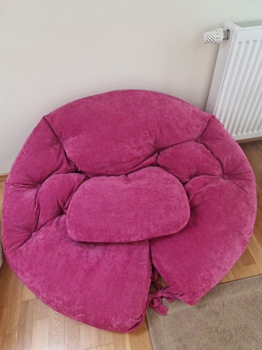 Fotel-poduszka w kolorze różowym