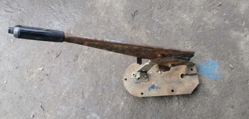 Рычаг тормоза стояночного ГАЗ 2217,2752 в сборе