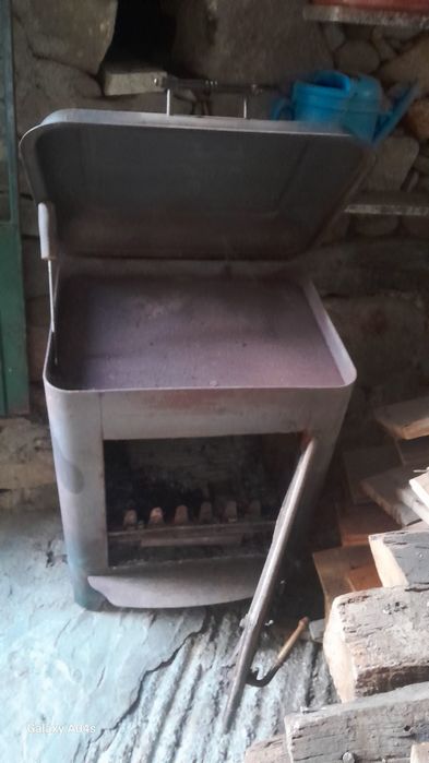 Vendo salamandra a lenha completa