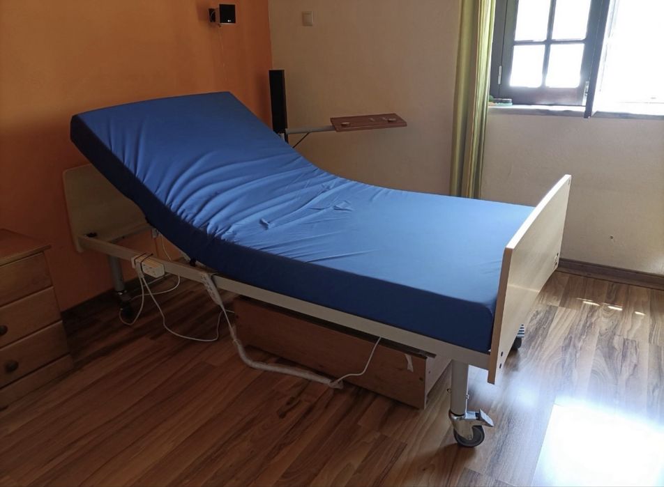 Cama articulada nova