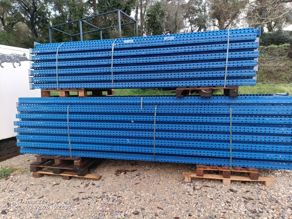 Racks, prateleiras industriais, estantes de armazém
