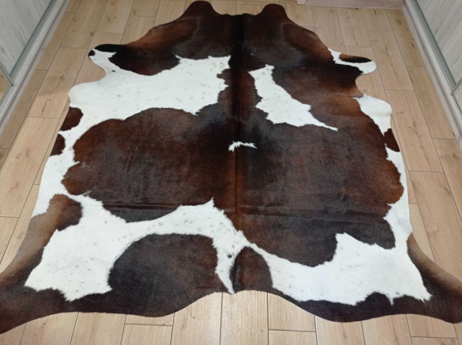 Ogromna Skóra Krowia Naturalna 220x205 cm – Łaciata, Unikat