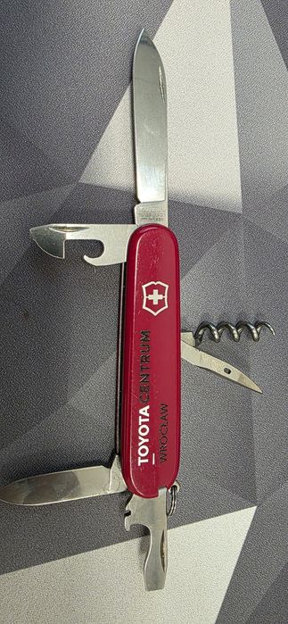Victorinox Spartan red Toyota używany