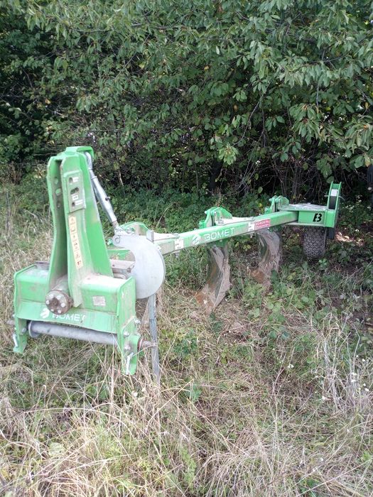 Pług jednobelkowy trzyskibowy BOMET