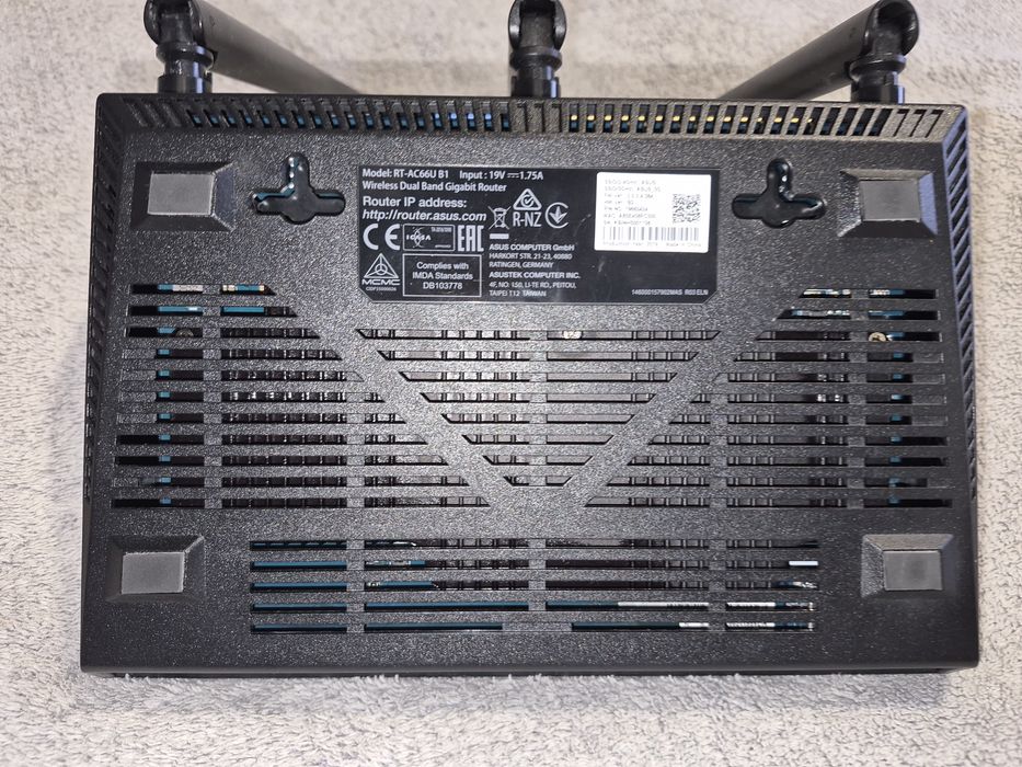 Роутер Asus RT-AC66U B1