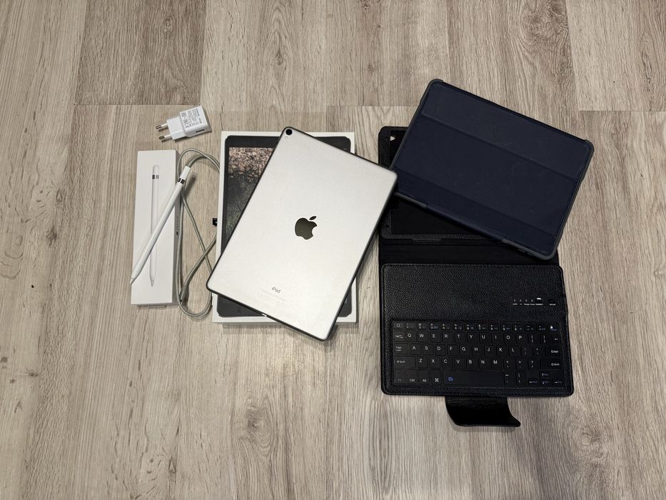 iPad pro 2 10,5 cal. 256GB wi fi Space Gray + Apple pencil 1 gen.