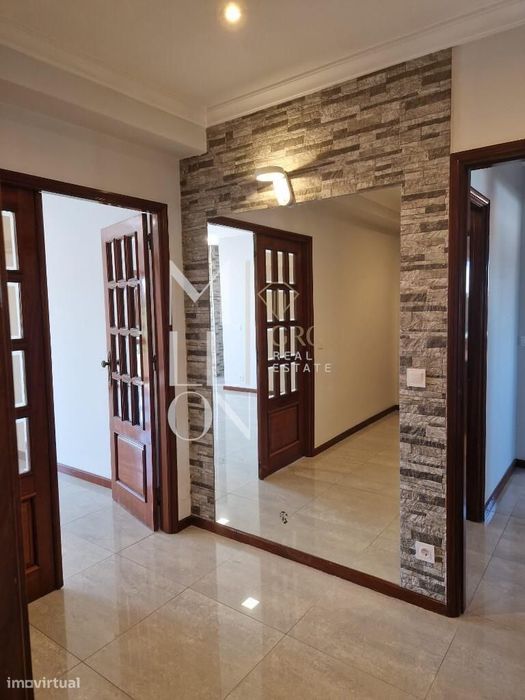 Apartamento T3 Renovado com Suite e Excelente Exposição Solar | Paços