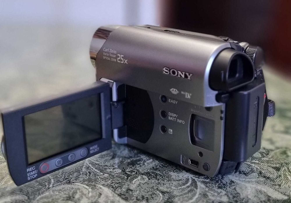 Vendo Handycam SONY com mala de transporte