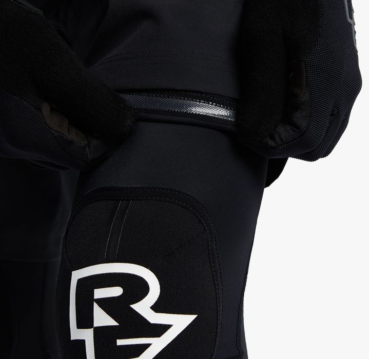 Ochraniacze na kolana Race Face Indy Knee-Stealth