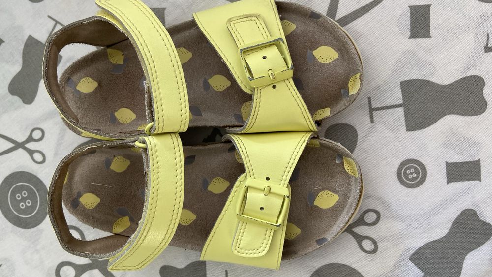 Шкіряні босоніжки